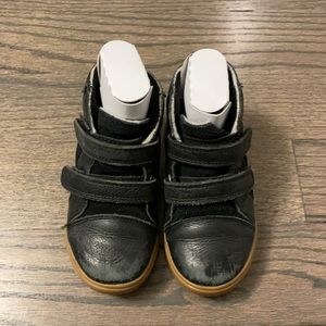 UGG RENNON II, black with rubber sole, size 9